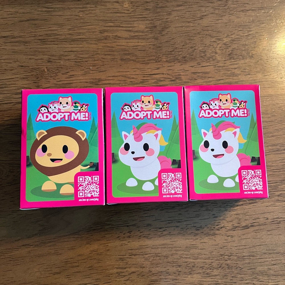 3 x McDonald’s happy meals toys - Adopt me!